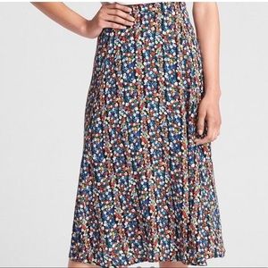 BRAND NEW TAG STILL ON GAP MIDI SKIRT